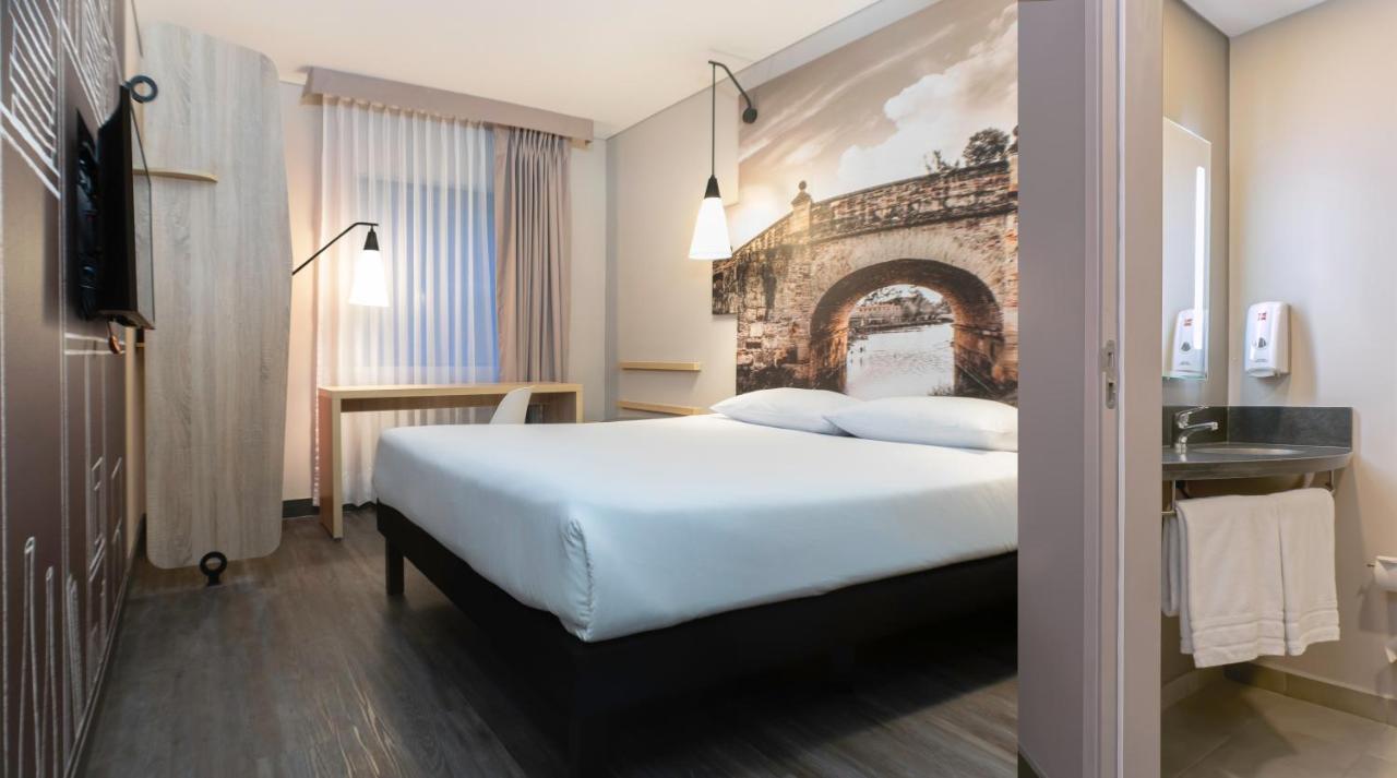 Ibis Chia Hotel Buitenkant foto